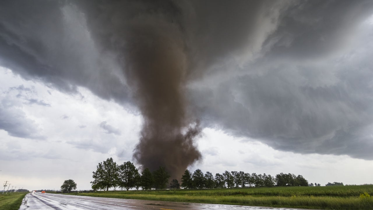 The 10 Worst States For Tornadoes Featured 