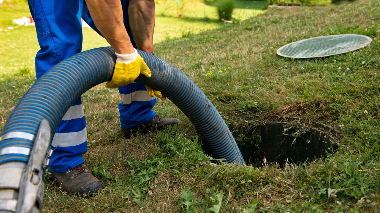 How Much Does It Cost to Pump a Septic Tank in 2024?