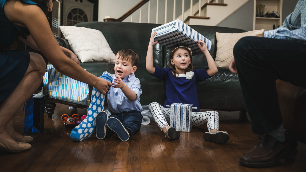 Last Minute Holiday Shipping and Shopping Complicated by Winter