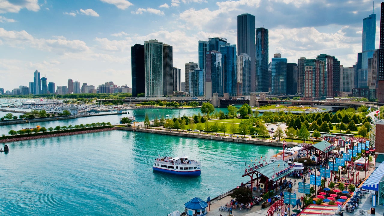 Navy pier and skyline