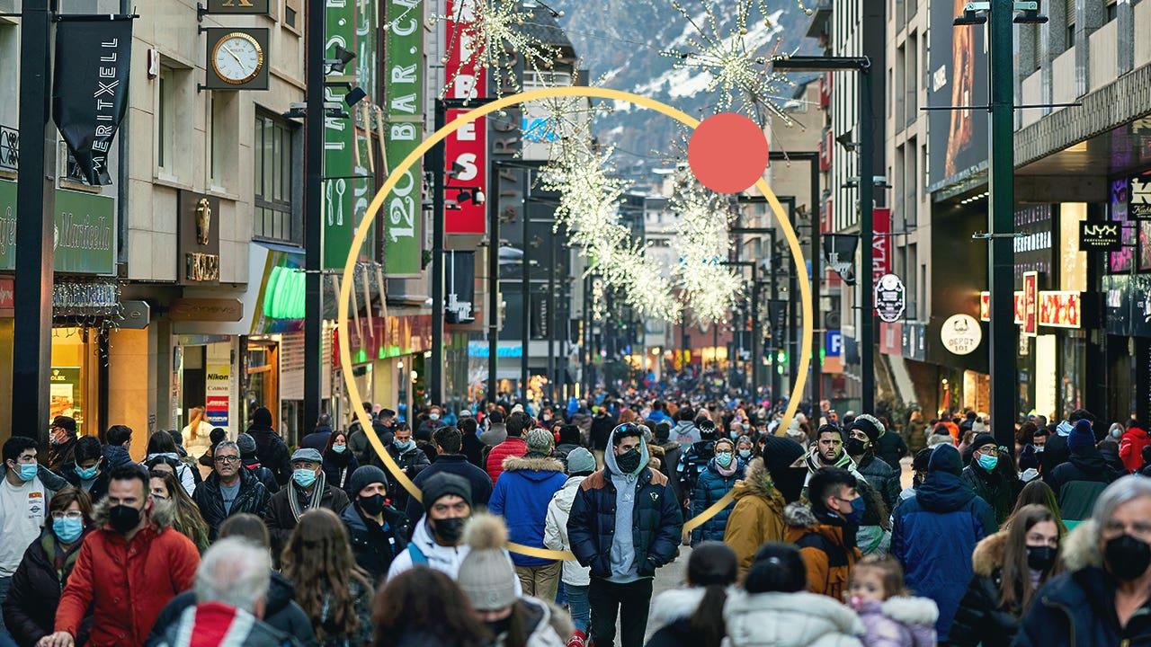 https://www.bankrate.com/2023/11/01132335/Banking-Best-and-worst-cities-for-Holiday-Shopping.jpg?auto=webp&optimize=high&crop=16:9