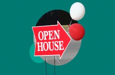 open house sign with red and white balloons