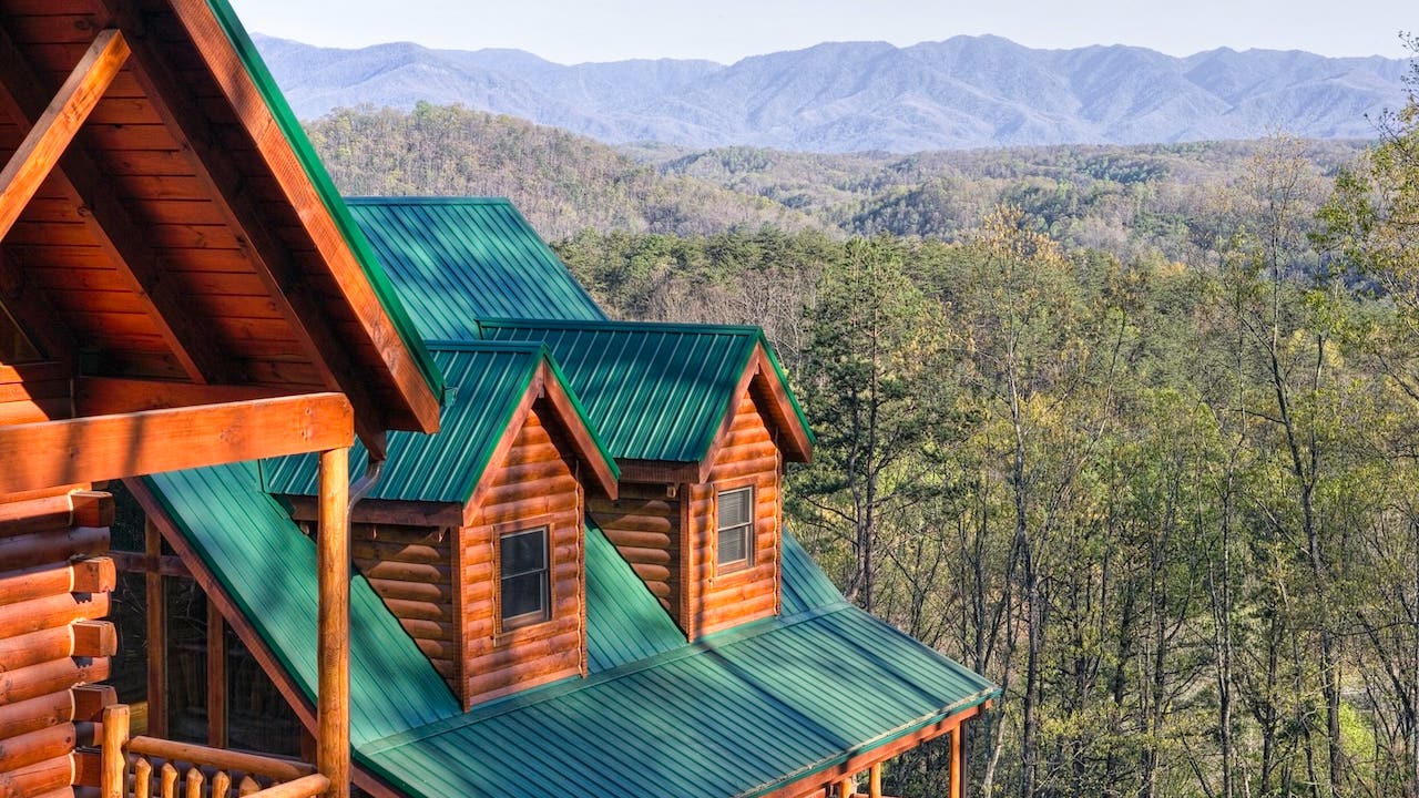 Log cabin in Tennessee with Smoky Mountains view