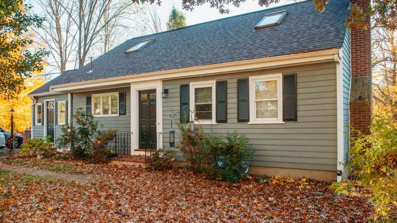 Wide shot of a home on the east coast during autumn